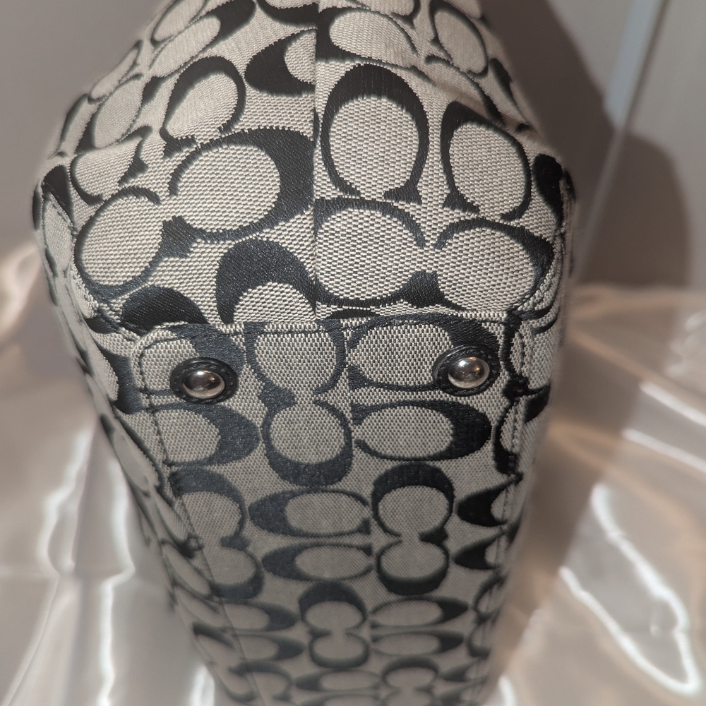 Coach Black and Gray Shoulder Bag with Signature Pattern - Picture 7 of 12